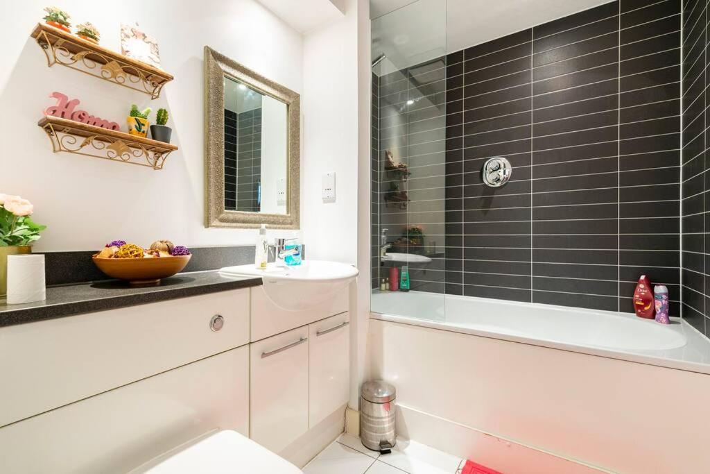 London Skylineviews 2 Bed 2 Bath Flat Near Canary Wharf, O2 & Excel Eksteriør billede