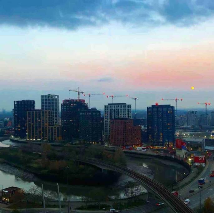 London Skylineviews 2 Bed 2 Bath Flat Near Canary Wharf, O2 & Excel Eksteriør billede